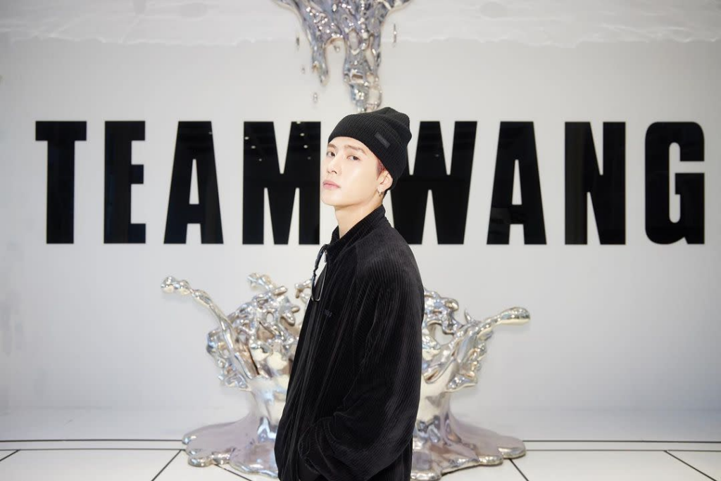 王嘉尔 Jackson Wang wearing black beanie and jacket by Team Wang Design